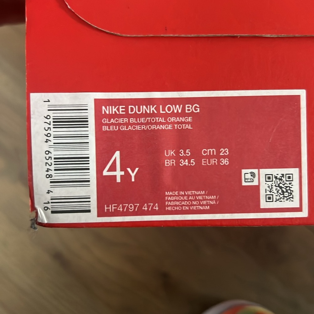 NIB 100% Authentic Nike Big Kids Dunk Low Glacier Blue Sneakers Size 4 - Picture 7 of 7